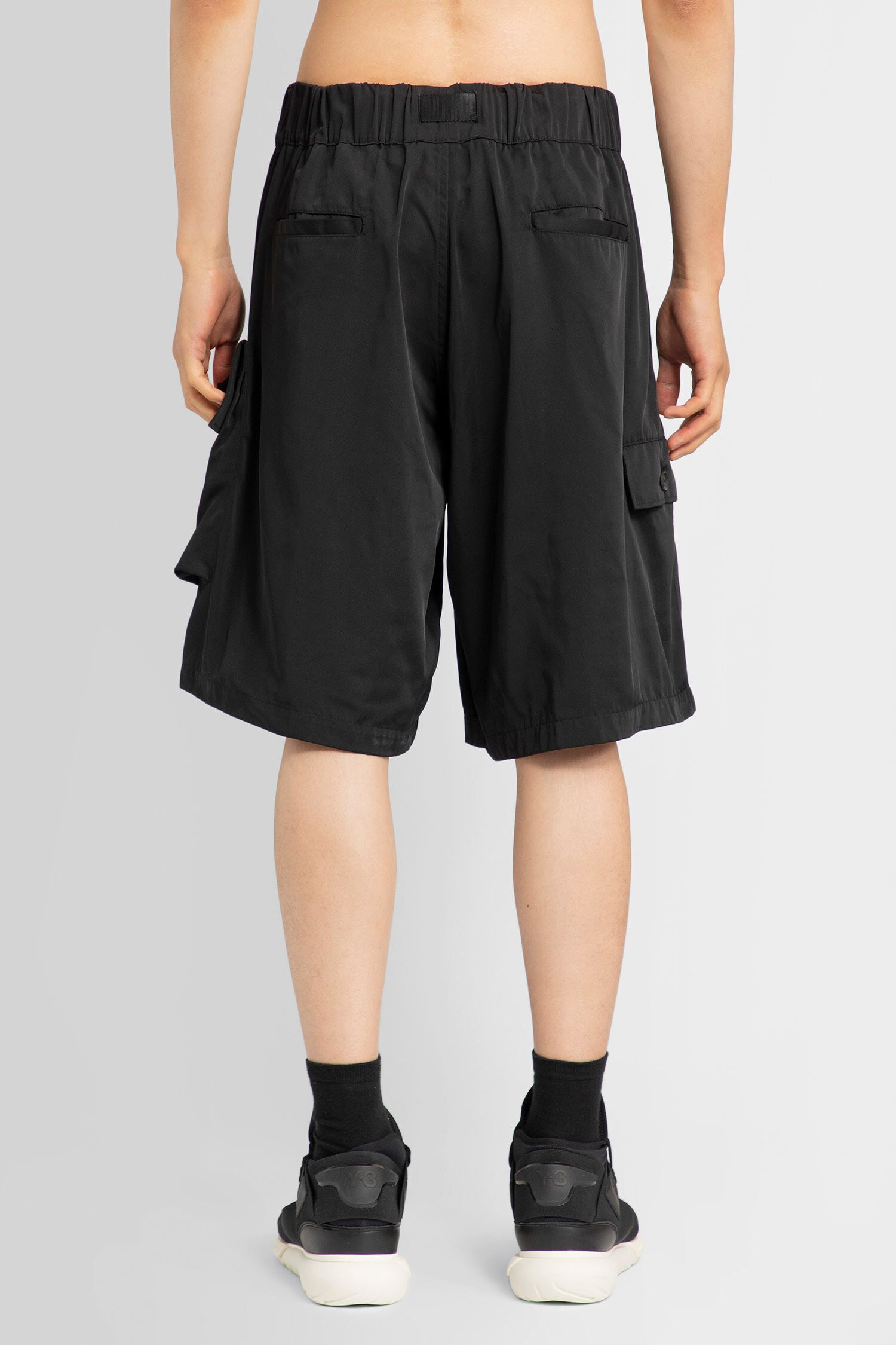 Y-3 MAN BLACK SHORTS & SKIRTS