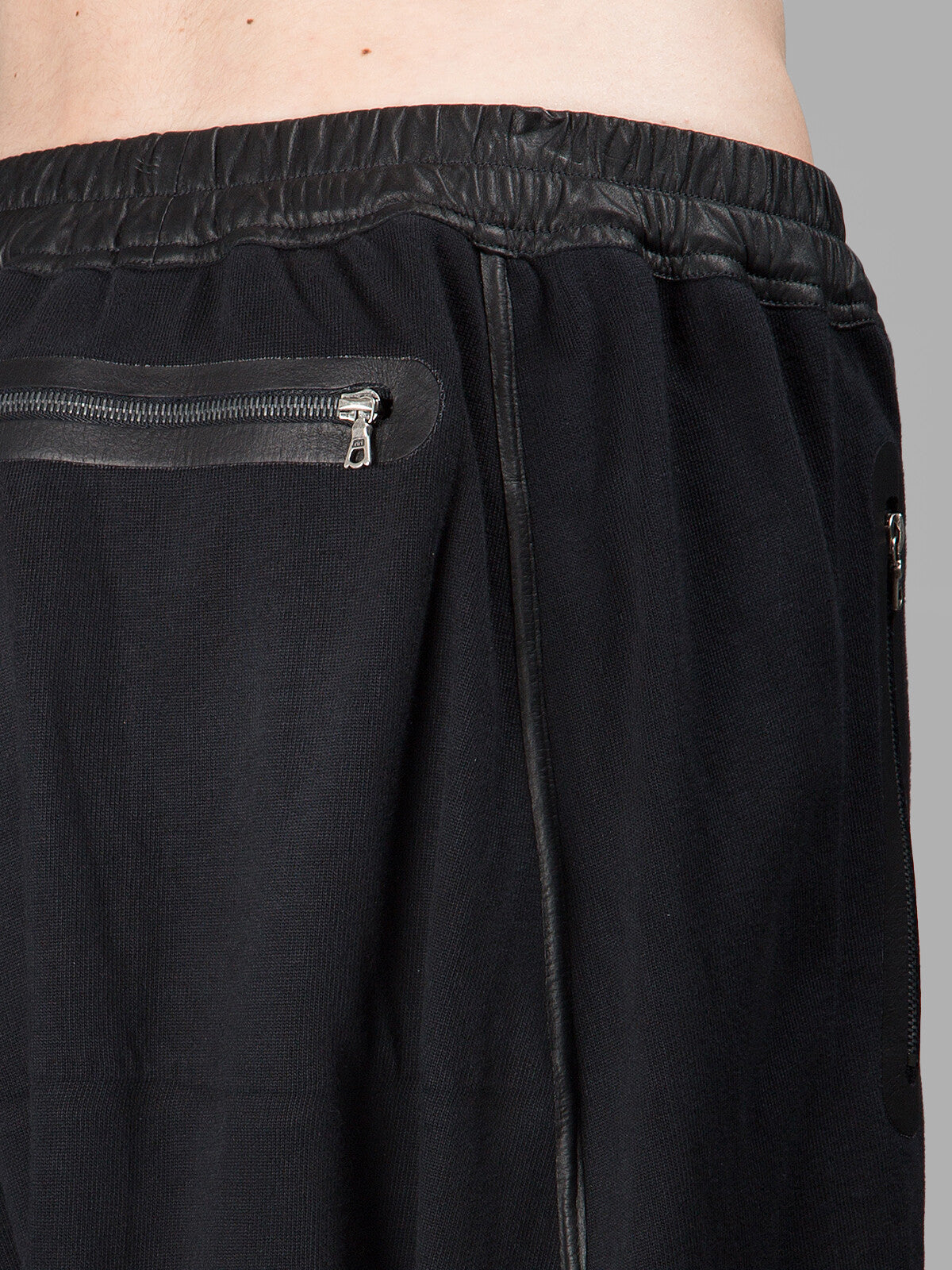 ISAAC SELLAM JOGGER R man