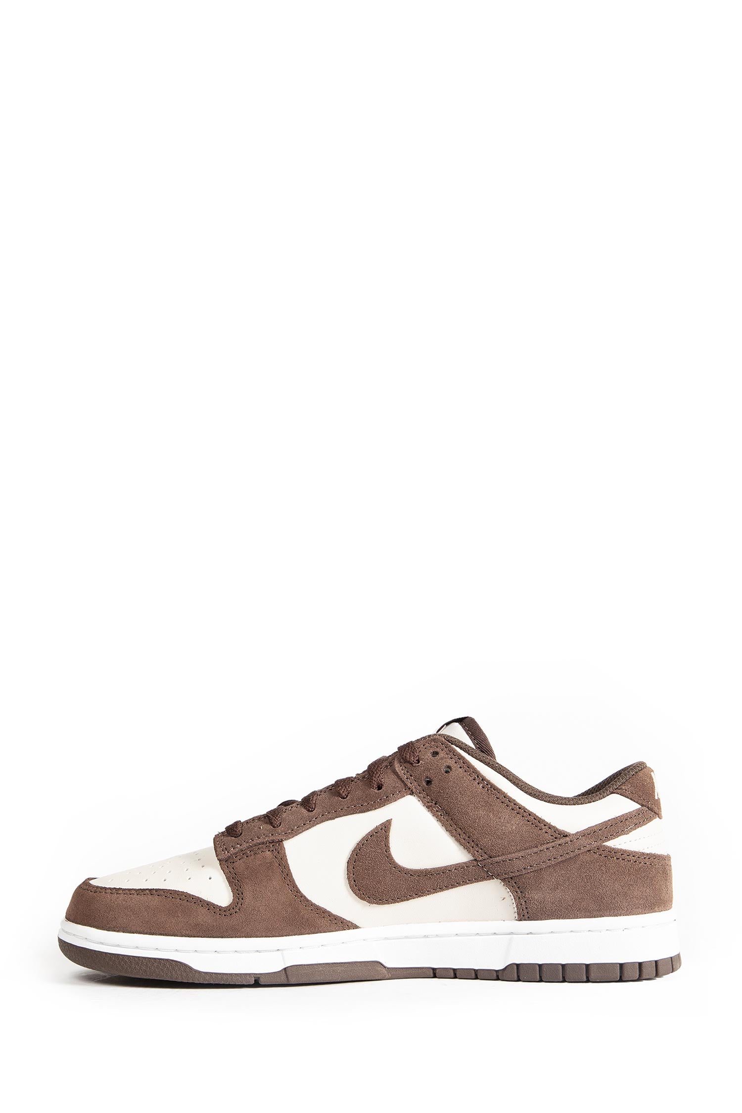 Dunk Low SE Sneakers