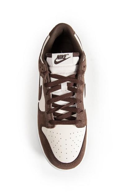 Dunk Low SE Sneakers