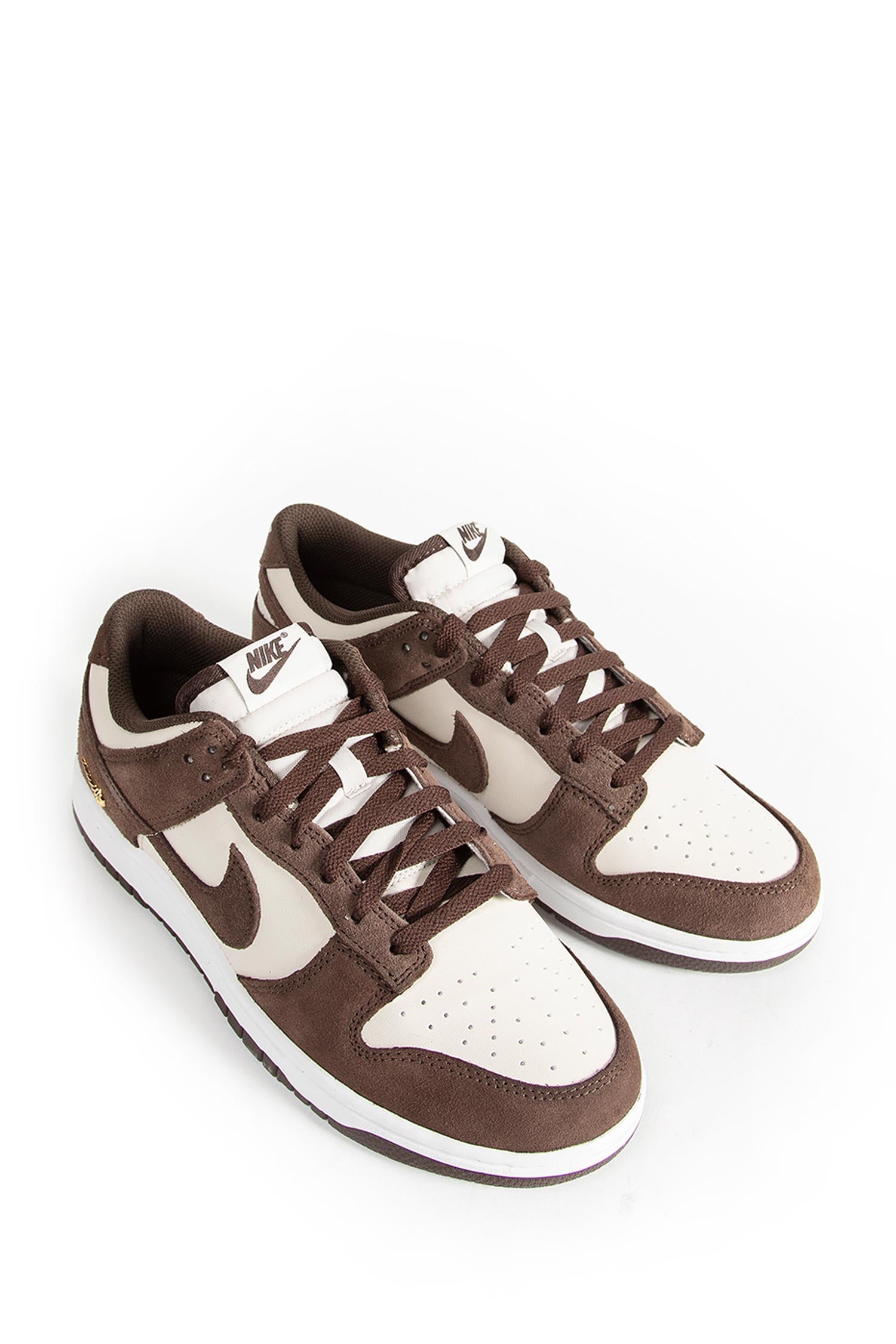 Dunk Low SE Sneakers