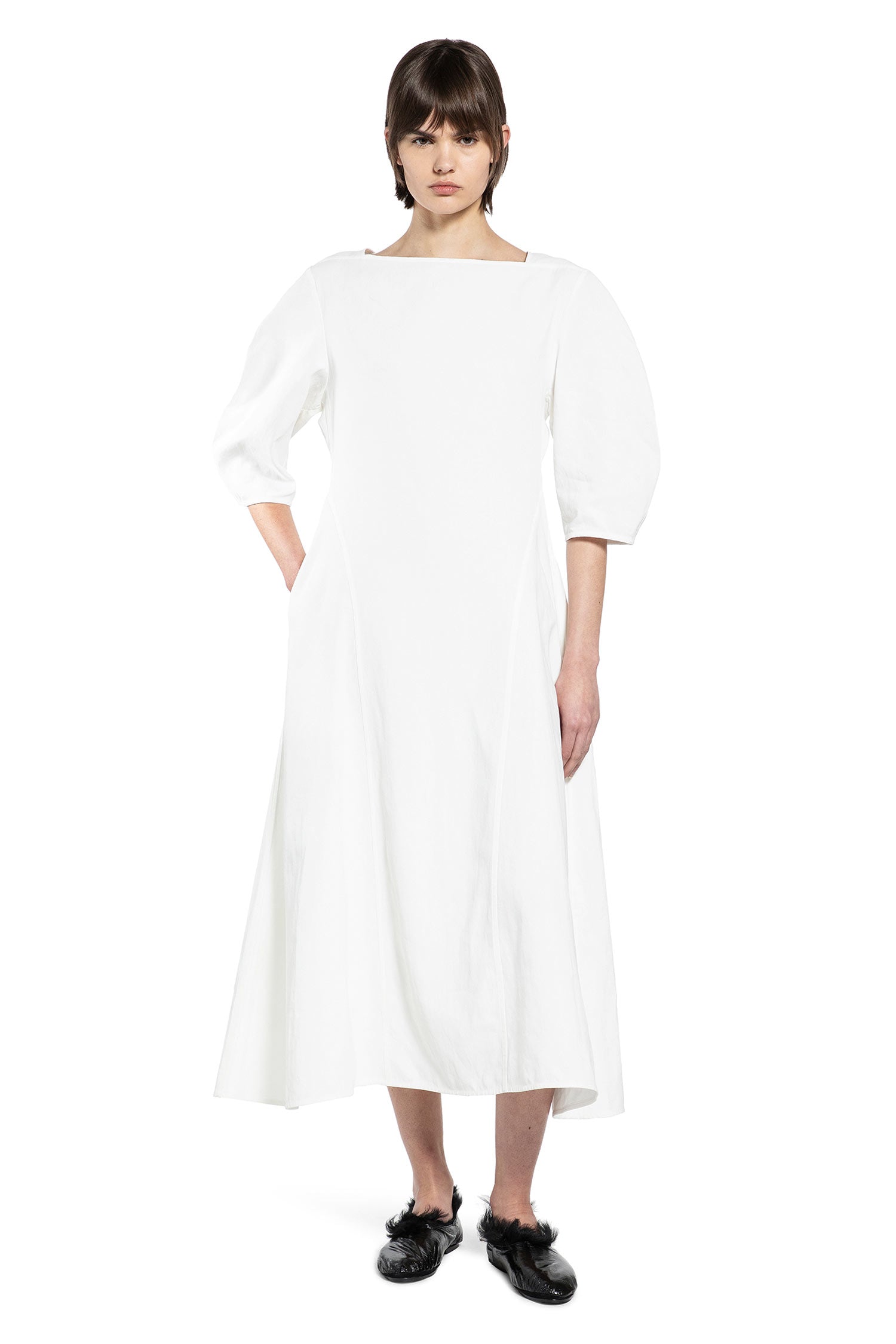 Rounded-sleeved Linen Dress
