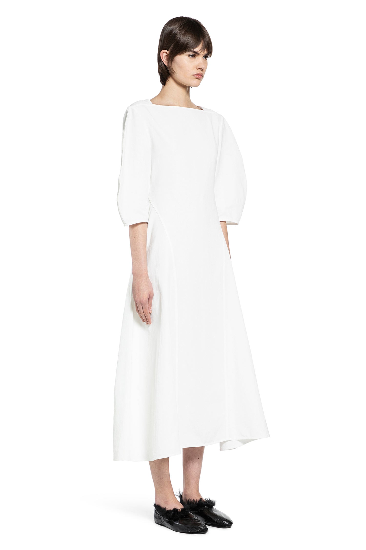 Rounded-sleeved Linen Dress