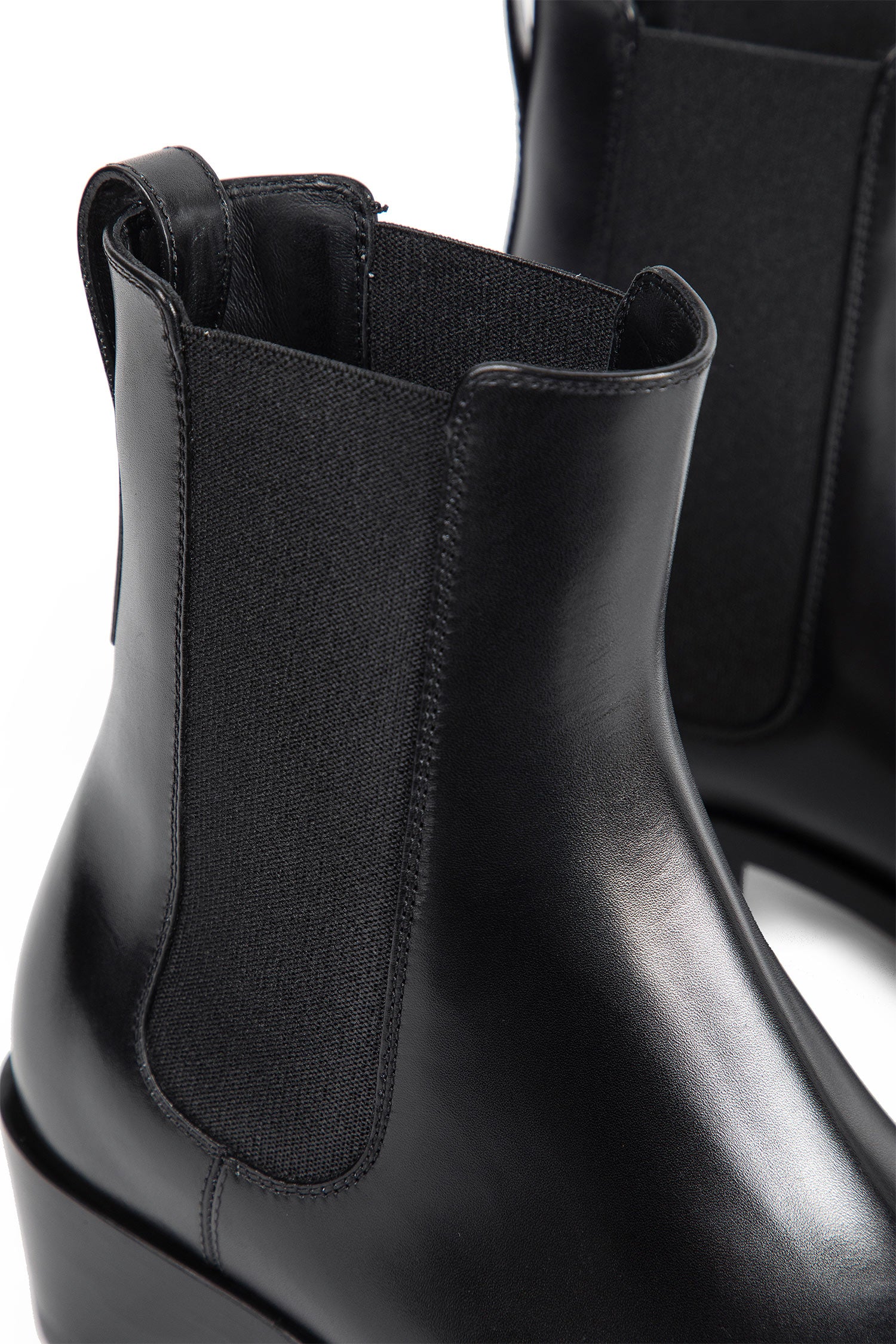 Chelsea Boots in Burnished Leather