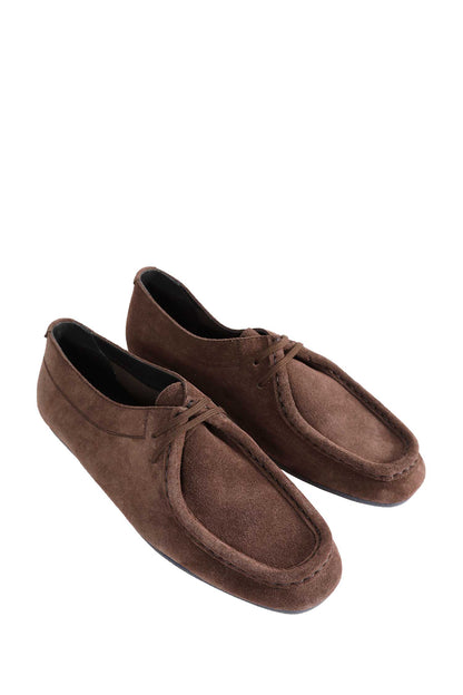 Hood Lace-Up Shoe