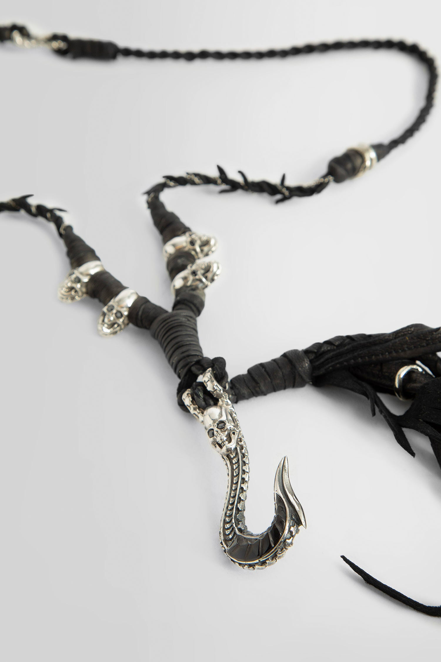 KD2024 UNISEX BLACK JEWELLERY