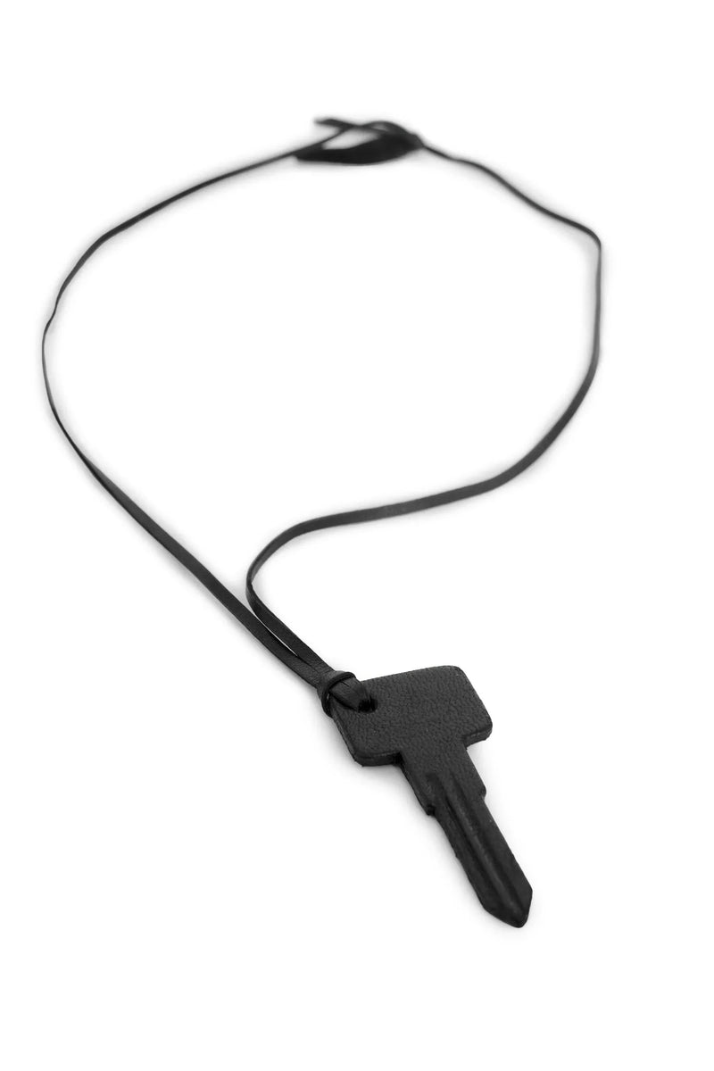 Leather Covered Key With Ribbon - Antonioli.eu