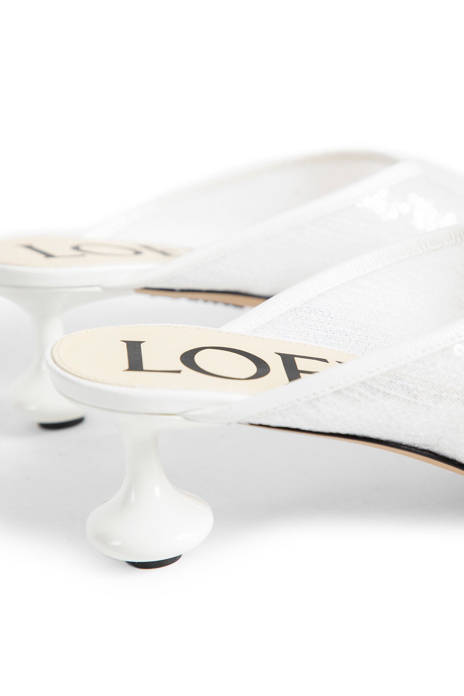 LOEWE WOMAN WHITE PUMPS