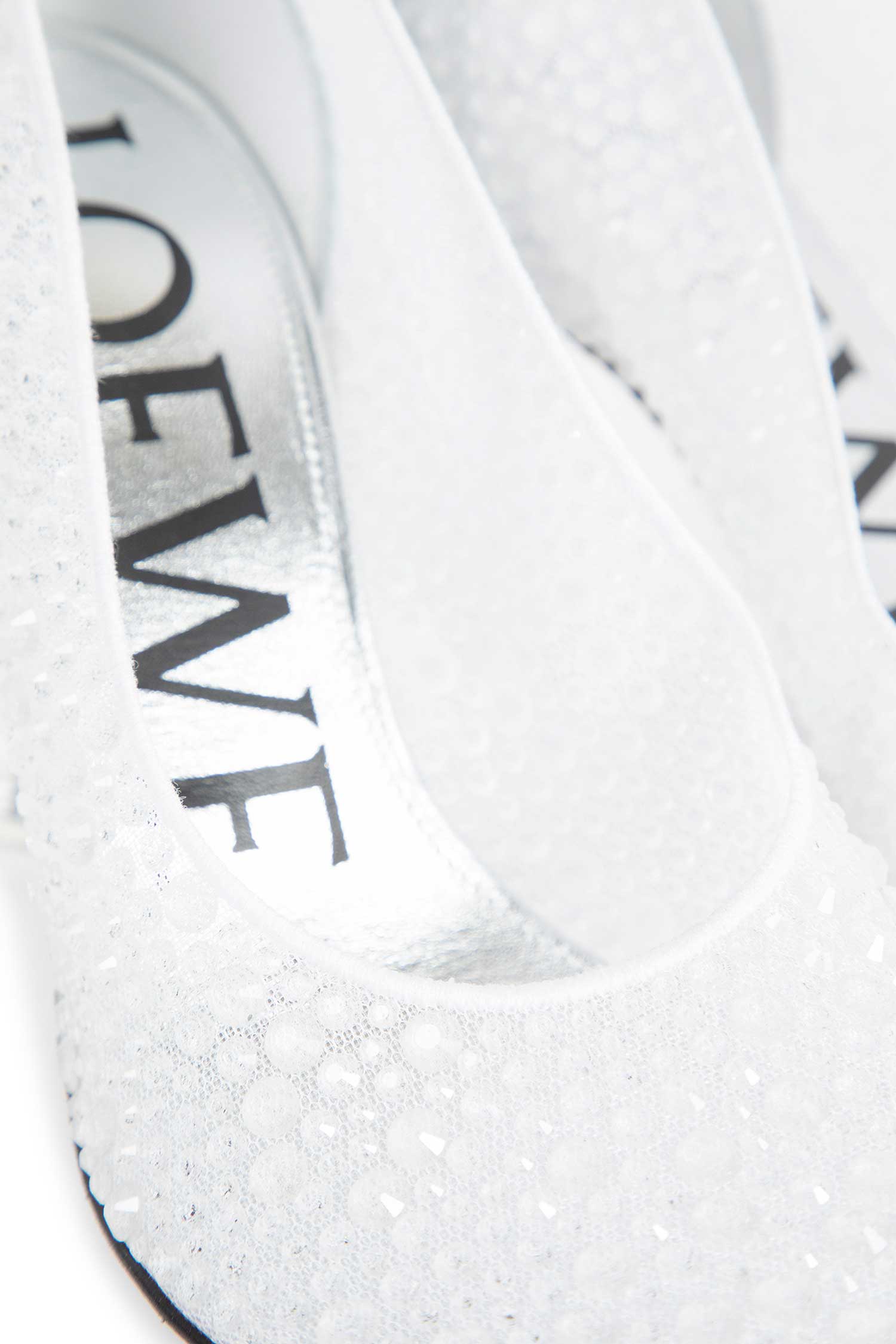 LOEWE WOMAN WHITE PUMPS