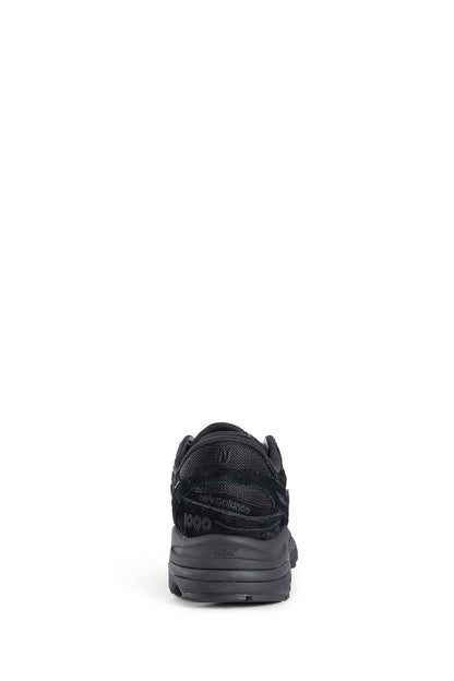 NEW BALANCE UNISEX BLACK SNEAKERS