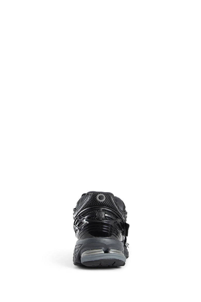 
              NEW BALANCE 1906A sneakers unisex
            
