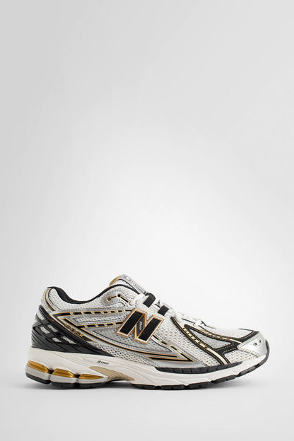 NEW BALANCE UNISEX SILVER SNEAKERS