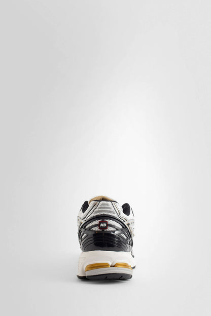 NEW BALANCE UNISEX SILVER SNEAKERS