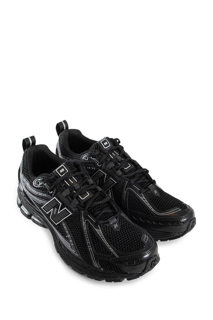 1906R Sneakers