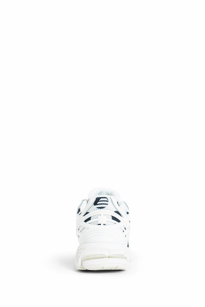 NEW BALANCE UNISEX WHITE SNEAKERS