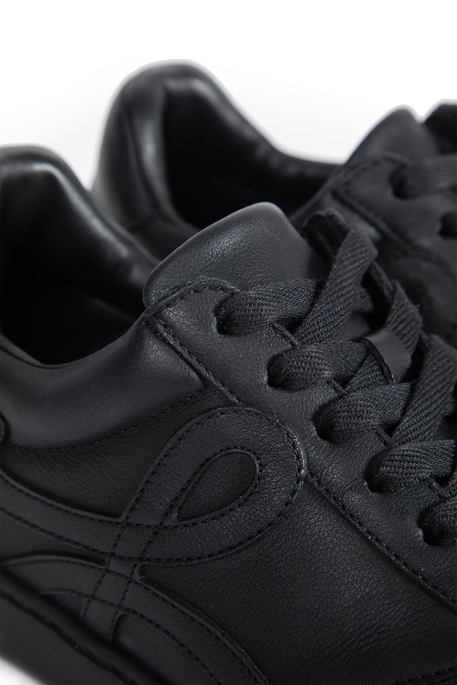 LOEWE MAN BLACK SNEAKERS