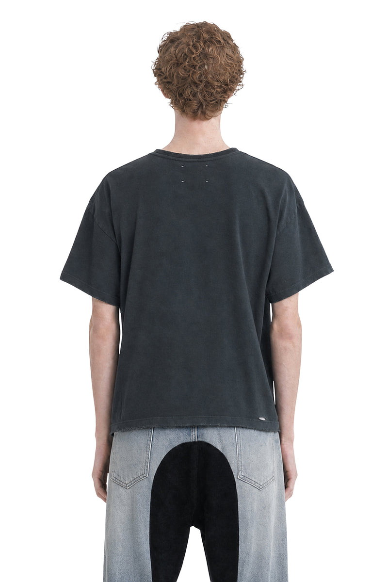 MARKING DISTANCE Manhunt Tee man