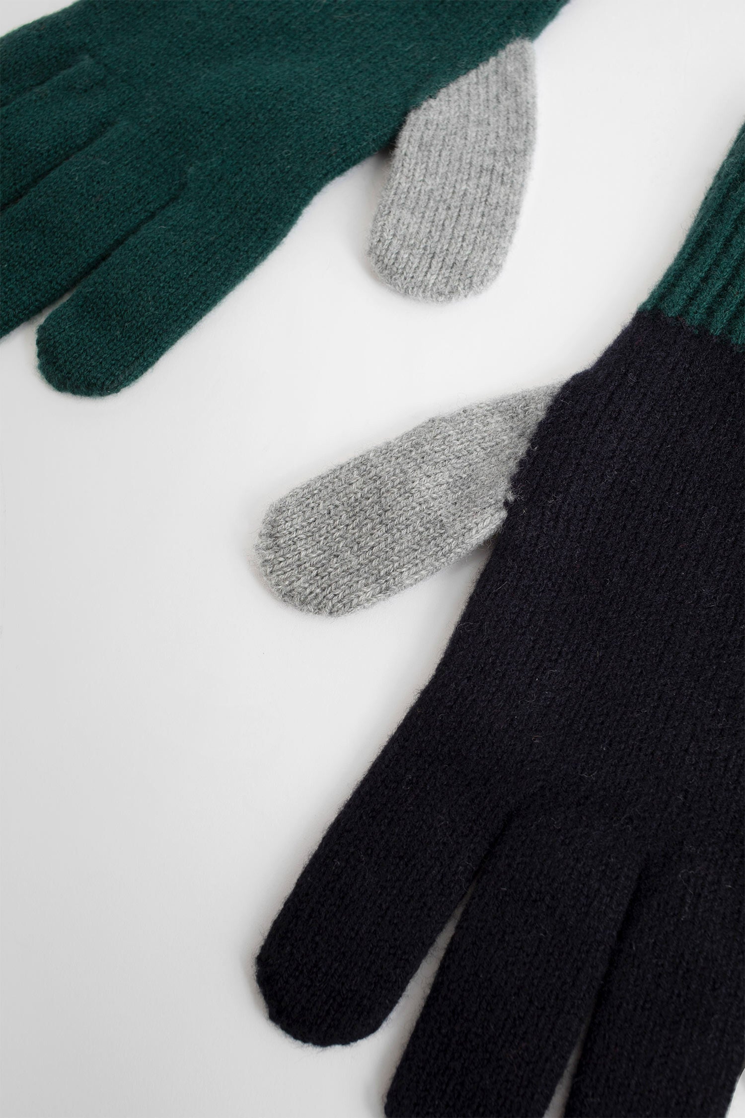 THOM BROWNE MAN MULTICOLOR GLOVES