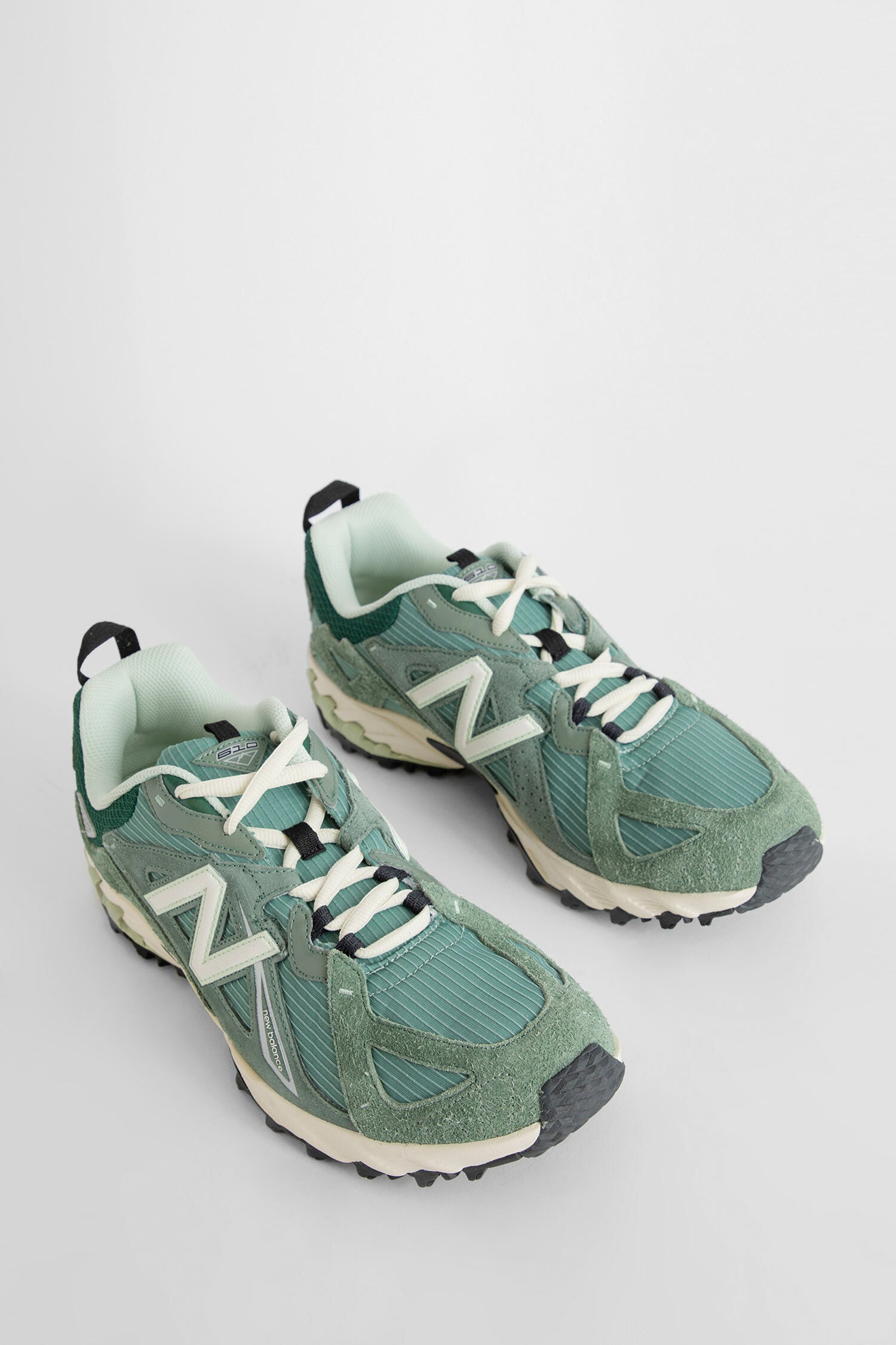 NEW BALANCE UNISEX GREEN SNEAKERS