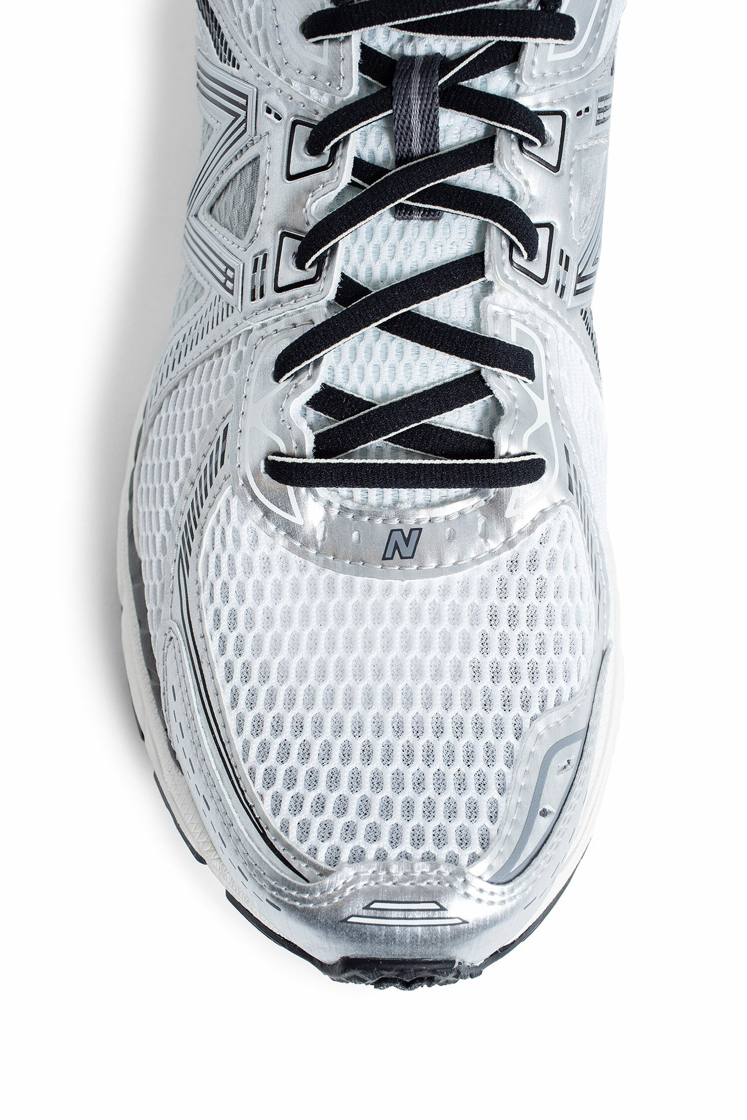 NEW BALANCE UNISEX WHITE SNEAKERS