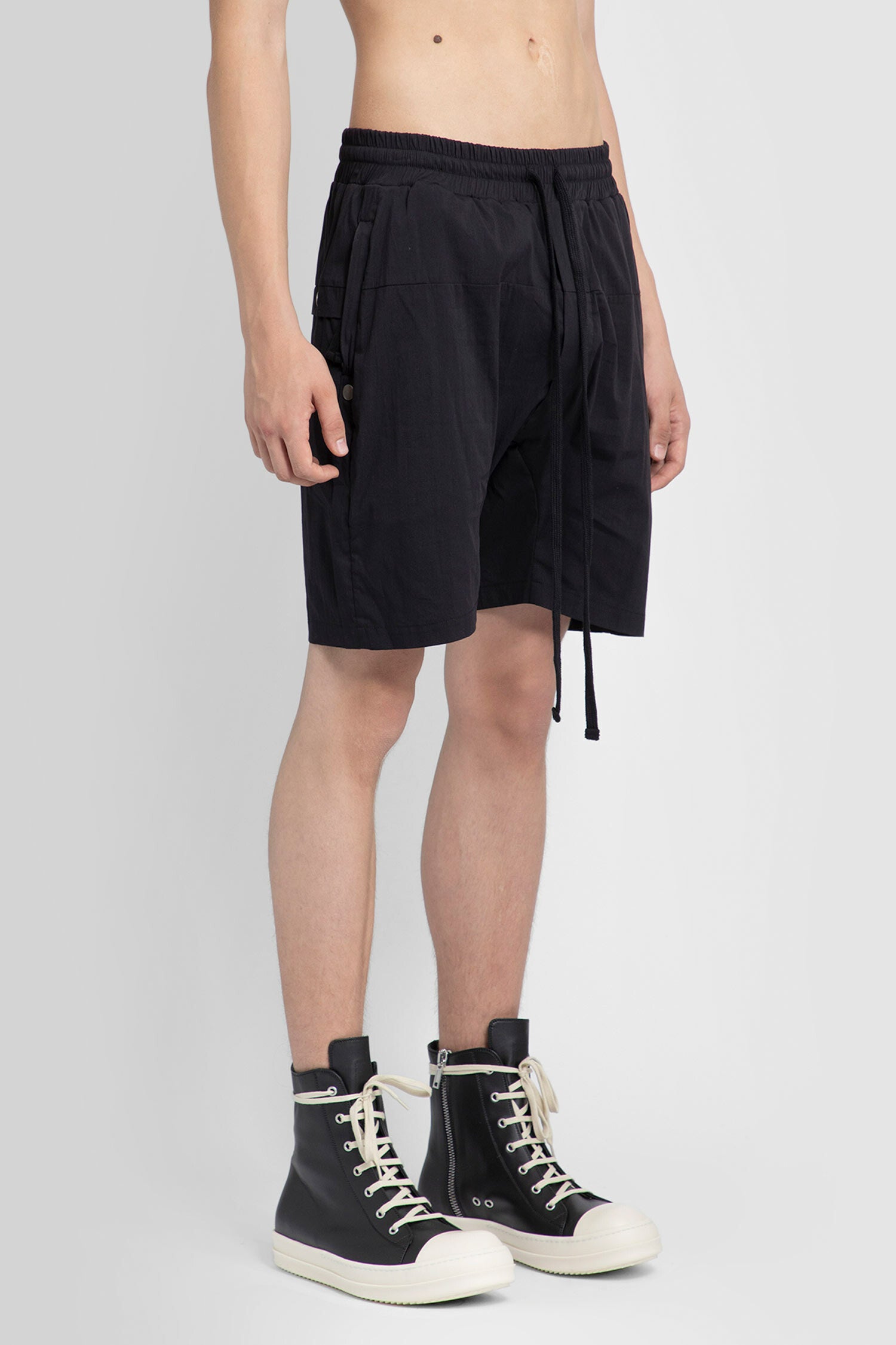 THOM KROM MAN BLACK SHORTS & SKIRTS