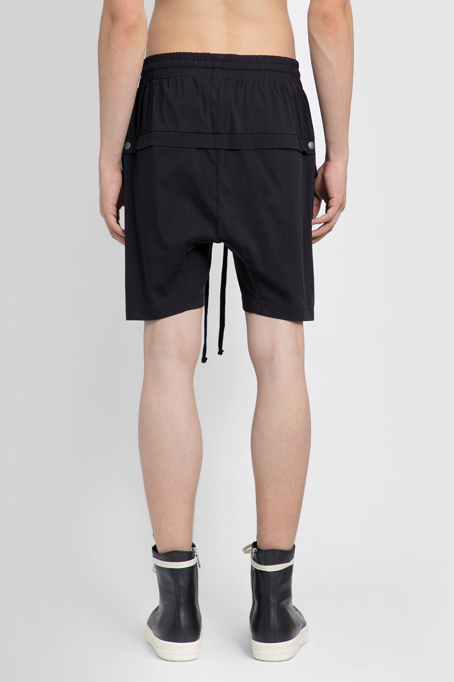 THOM KROM MAN BLACK SHORTS & SKIRTS