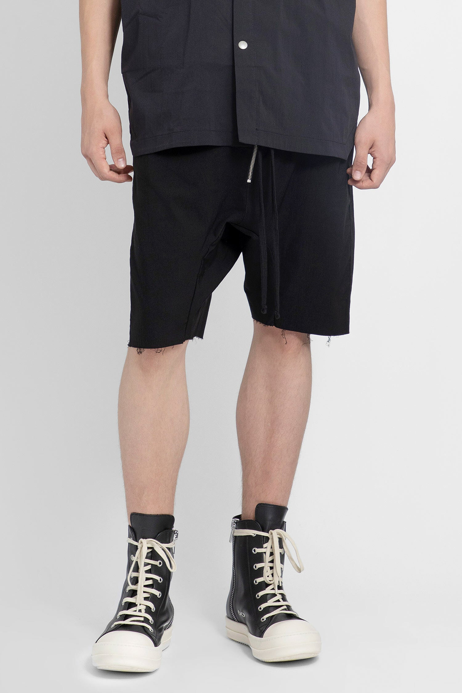 THOM KROM MAN BLACK SHORTS & SKIRTS