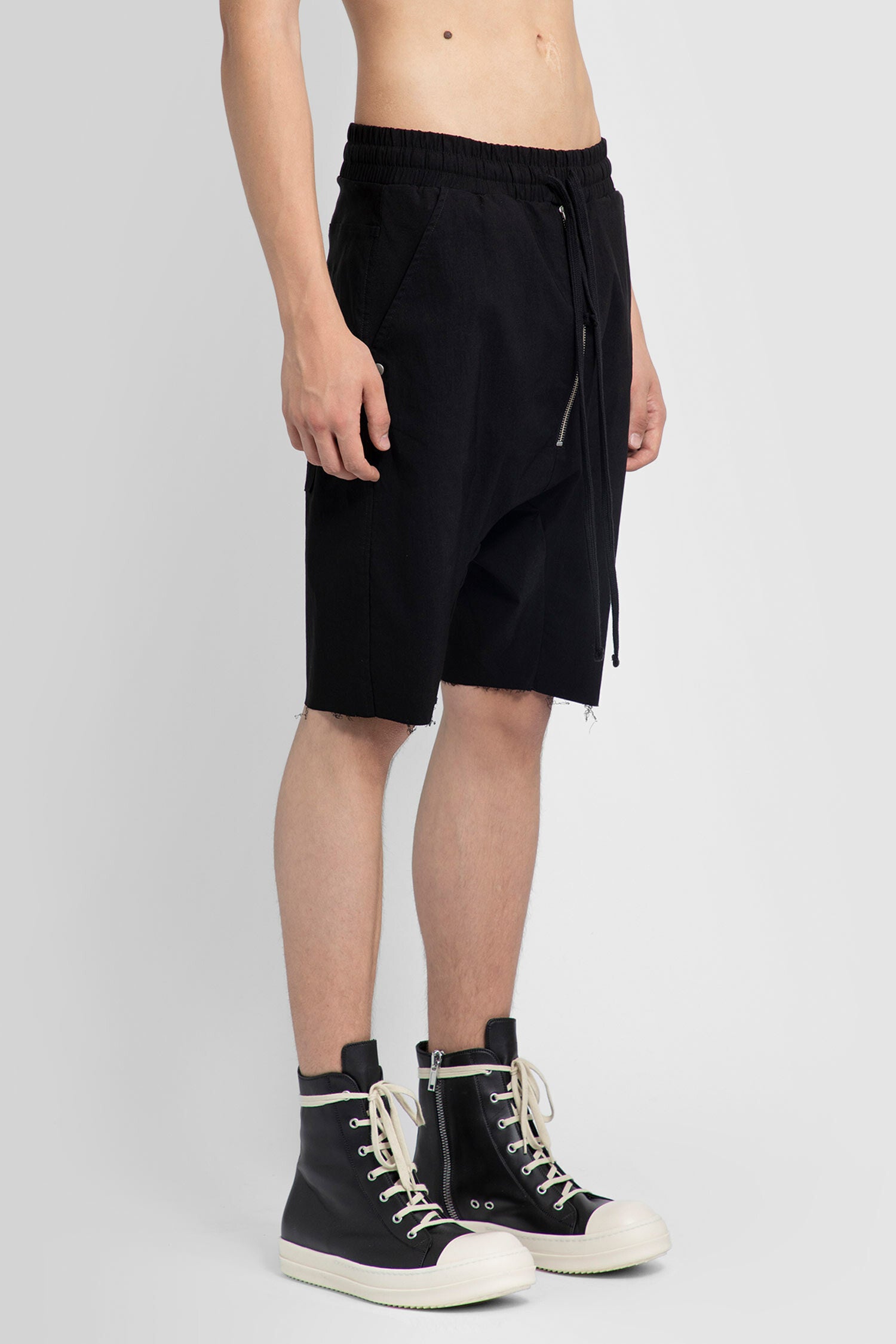 THOM KROM MAN BLACK SHORTS & SKIRTS