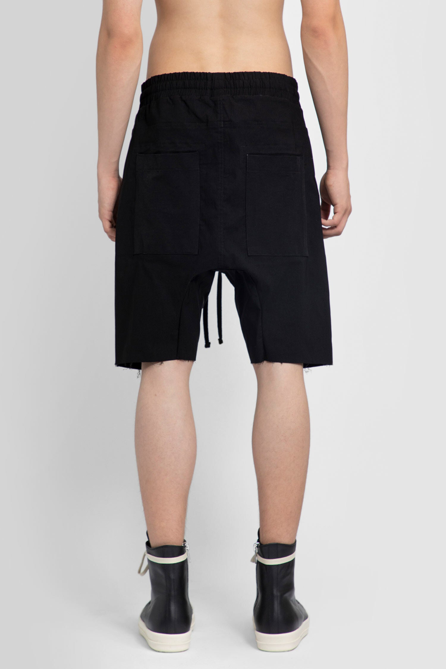 THOM KROM MAN BLACK SHORTS & SKIRTS