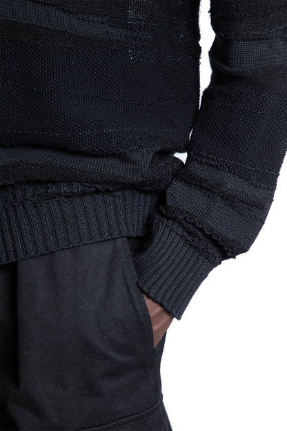 HALOS MAN BLACK KNITWEAR