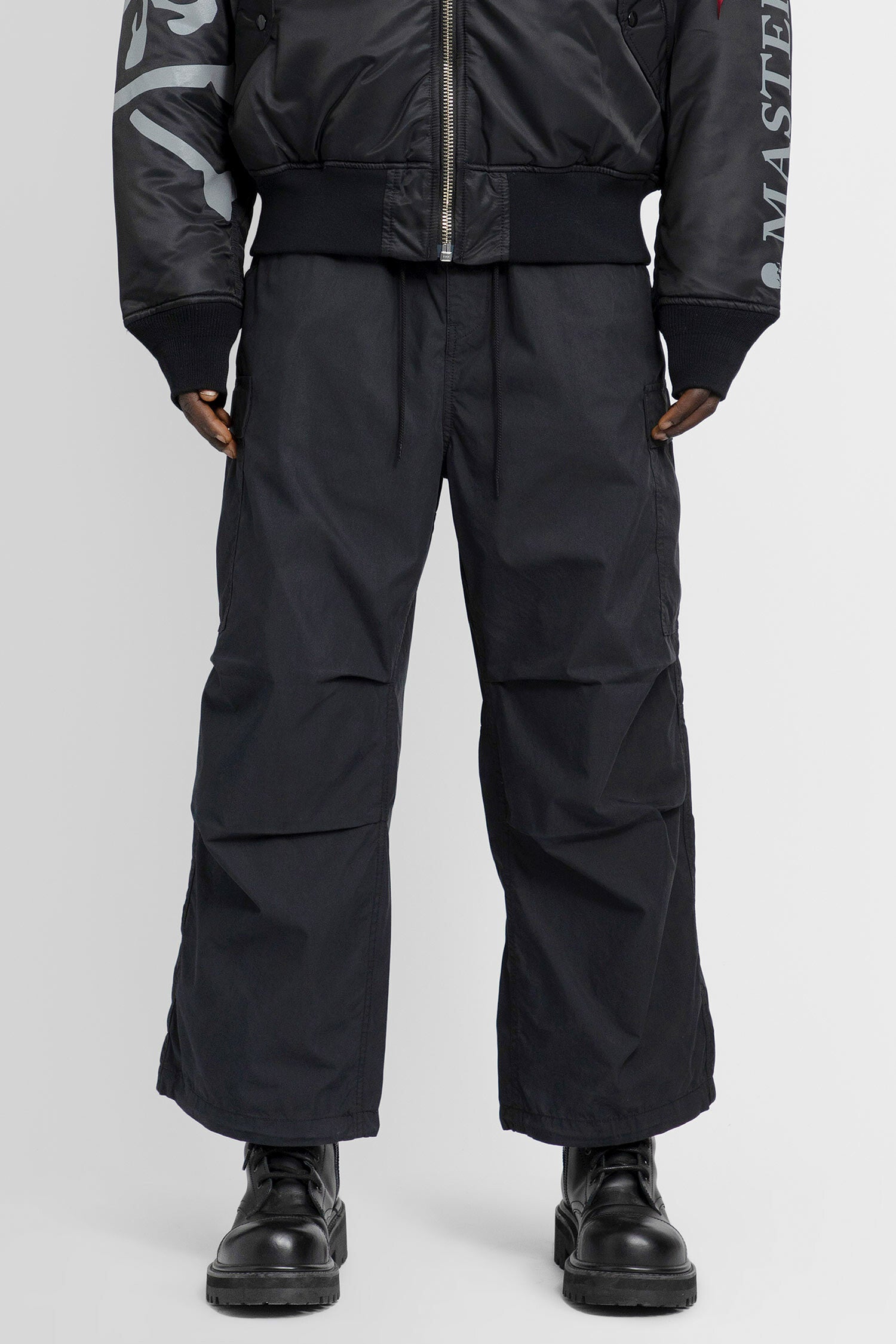 MASTERMIND WORLD MAN BLACK TROUSERS