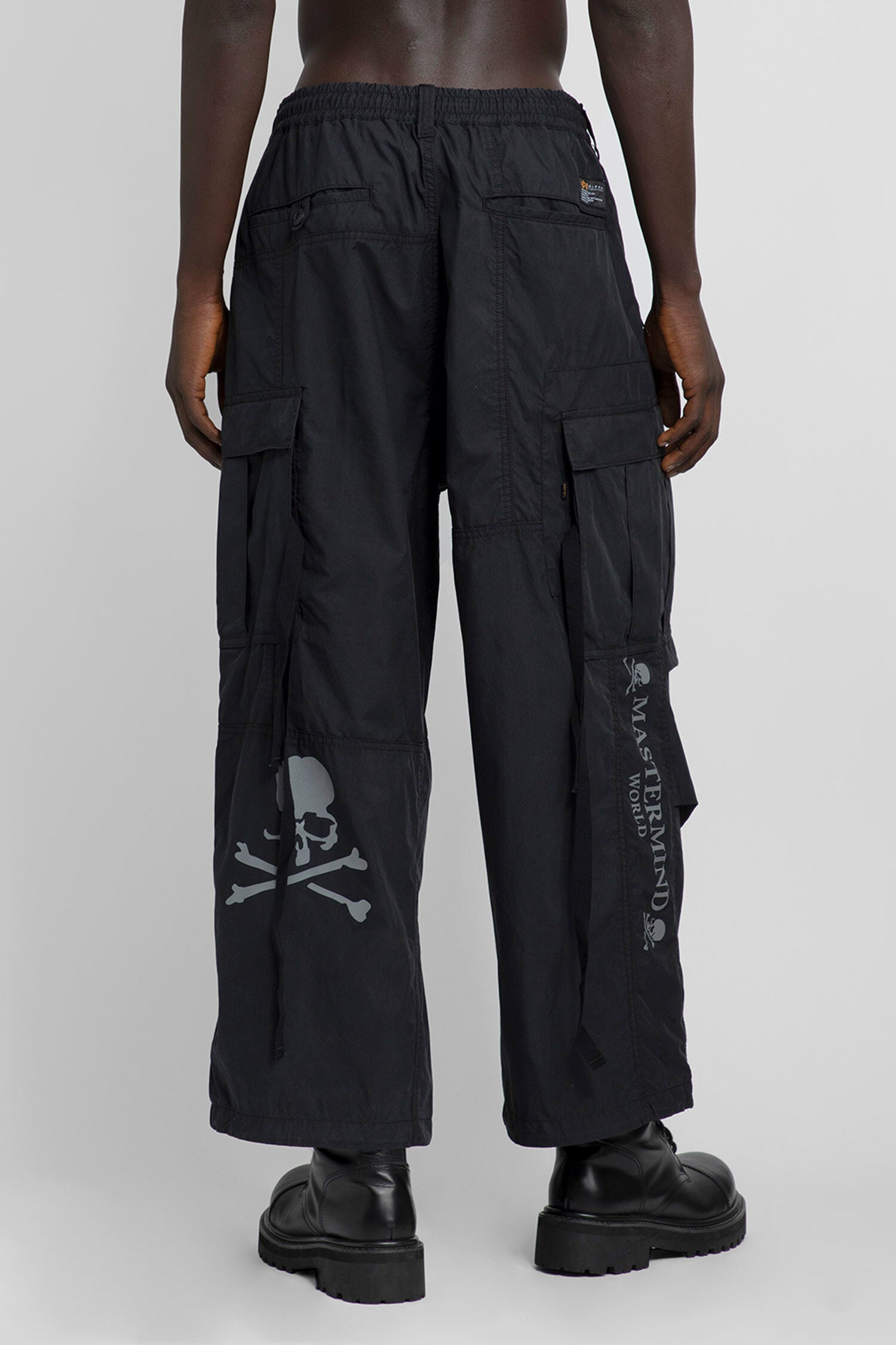 MASTERMIND WORLD MAN BLACK TROUSERS