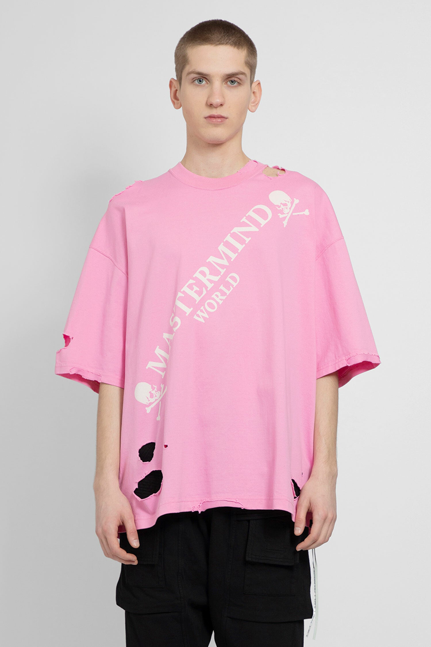 MASTERMIND WORLD MAN PINK T-SHIRTS & TANK TOPS