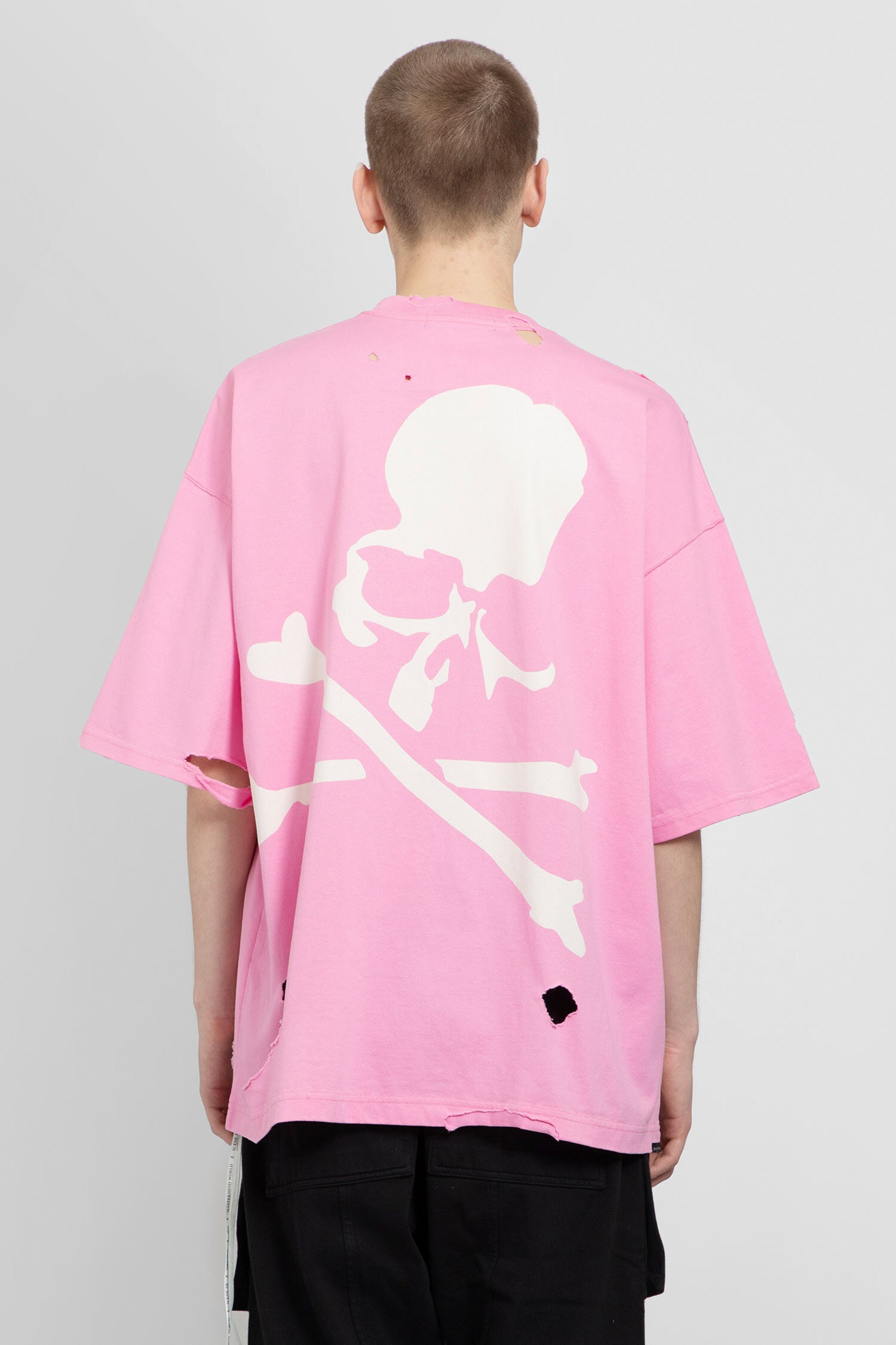 MASTERMIND WORLD MAN PINK T-SHIRTS