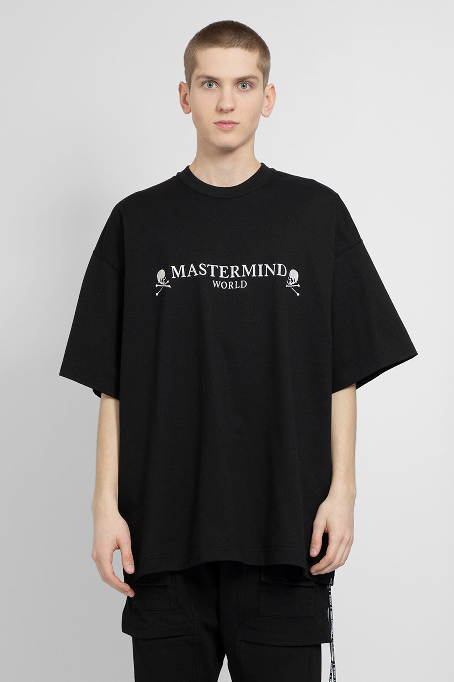 MASTERMIND WORLD MAN BLACK T-SHIRTS & TANK TOPS