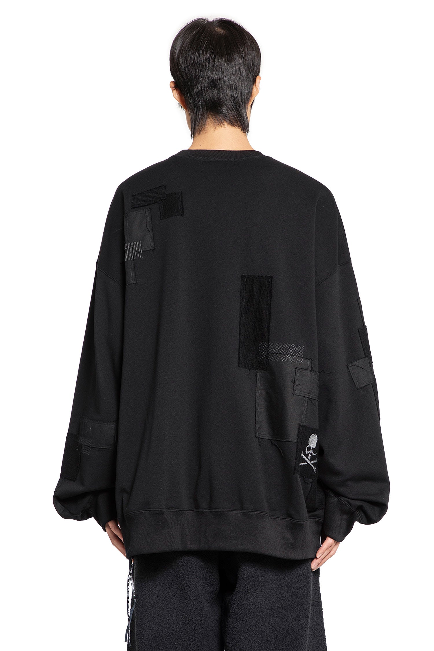 MASTERMIND WORLD MAN BLACK SWEATSHIRTS