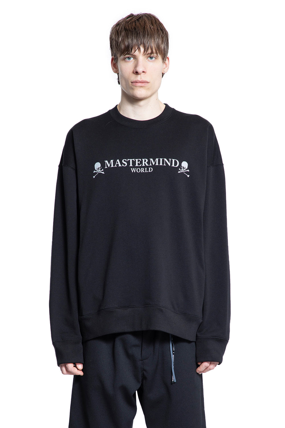 MASTERMIND WORLD MAN BLACK SWEATSHIRTS