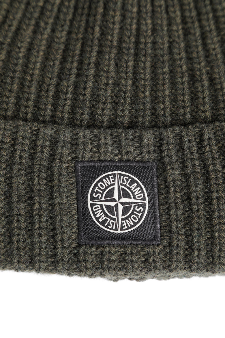
              STONE ISLAND N100012 Ribbed Knit Beanie man
            