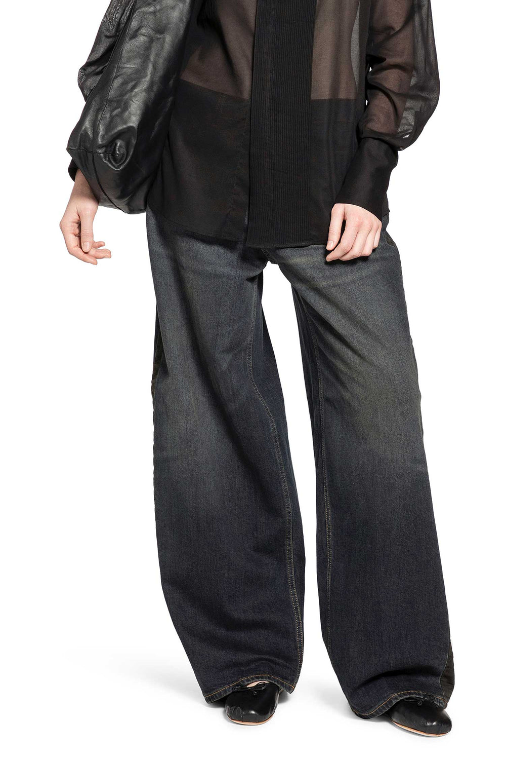 6397 Tuxedo Roomy woman