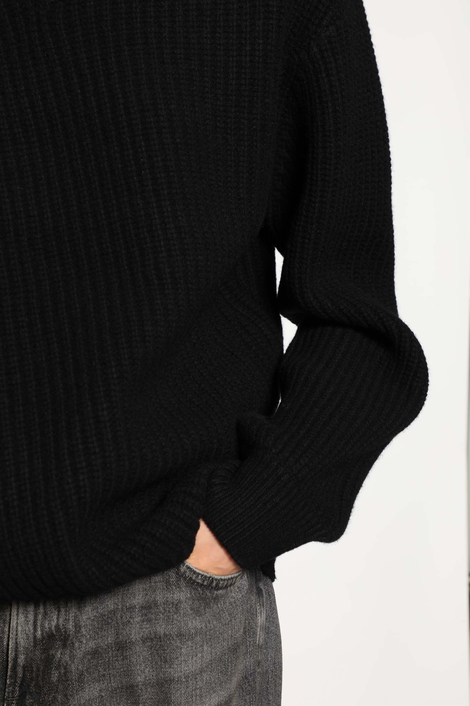 6397 WOMAN BLACK KNITWEAR