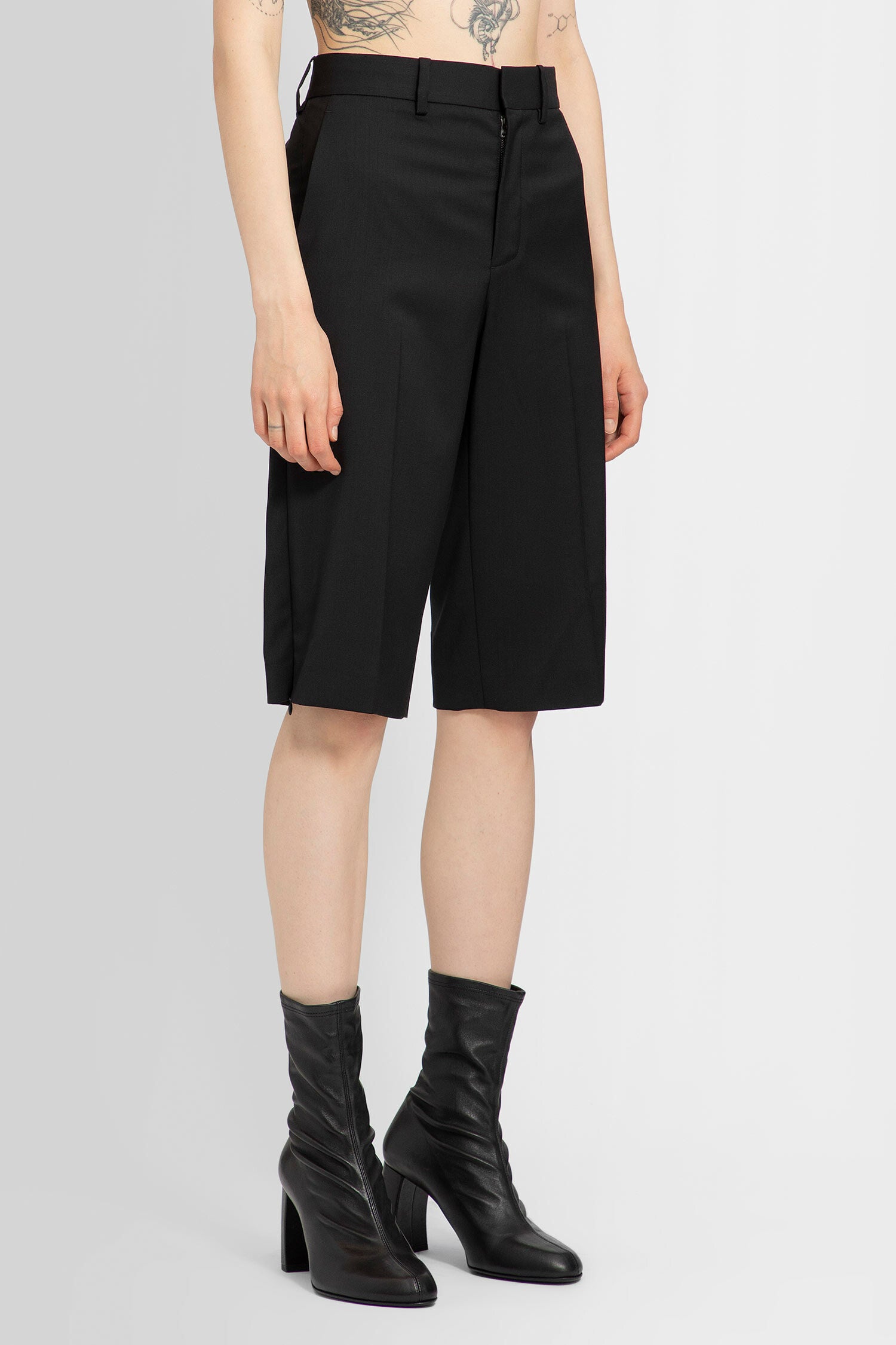 HELMUT LANG WOMAN BLACK SHORTS