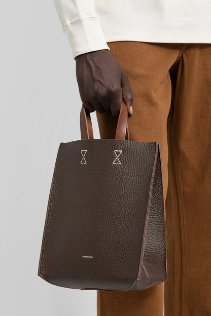 HENDER SCHEME MAN BROWN TOTE BAGS