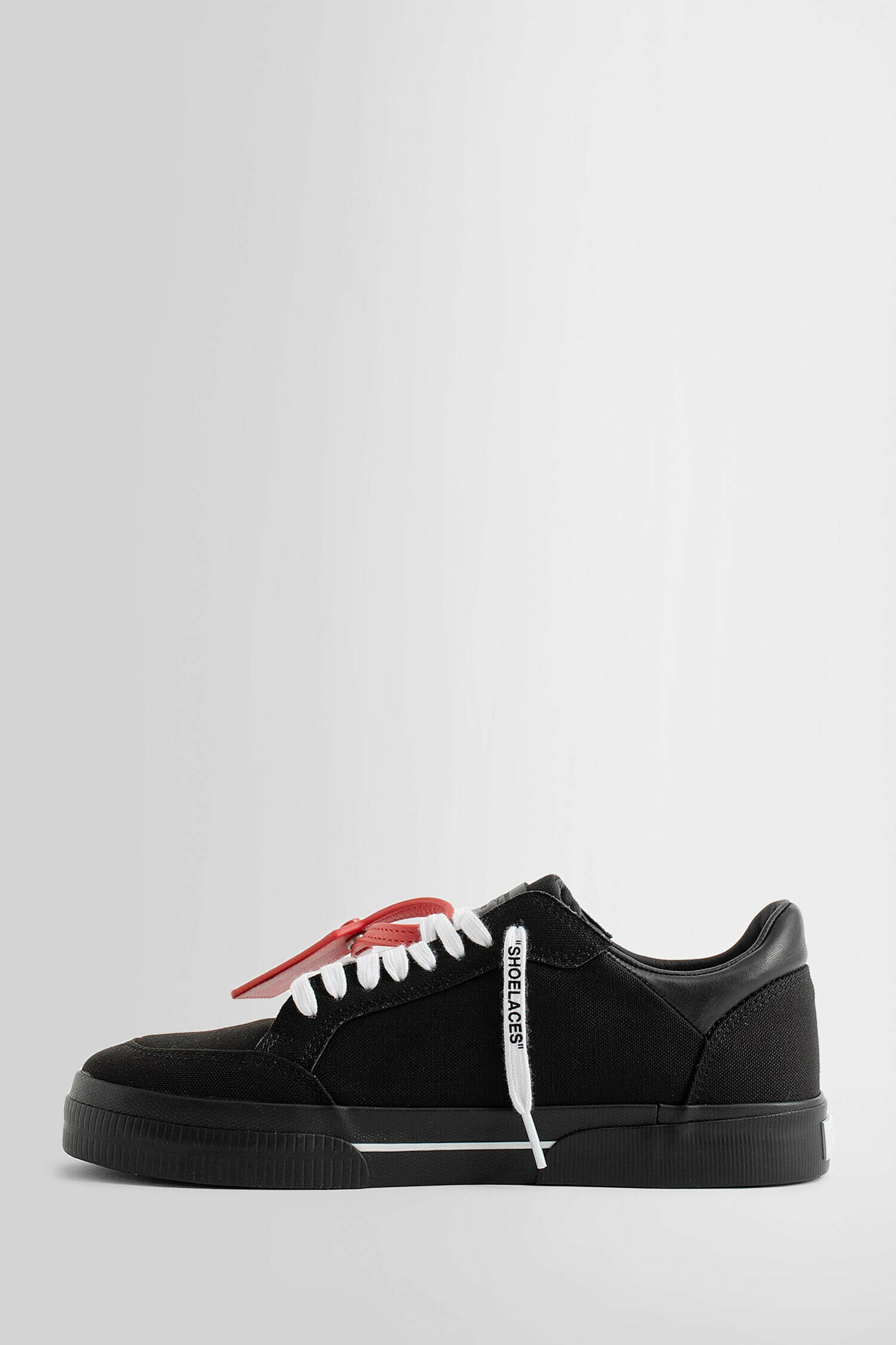 OFF-WHITE MAN BLACK SNEAKERS