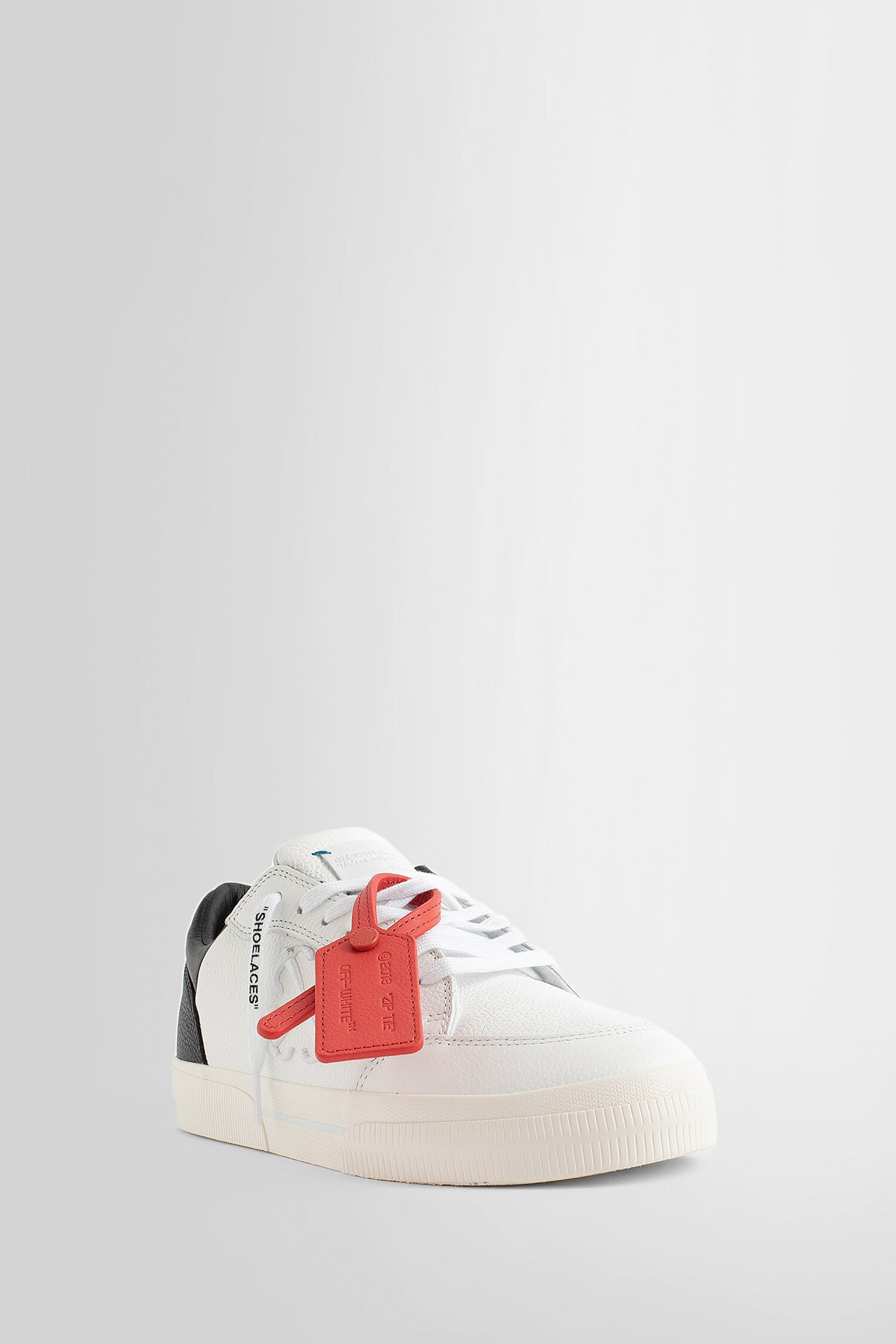 OFF-WHITE MAN WHITE SNEAKERS