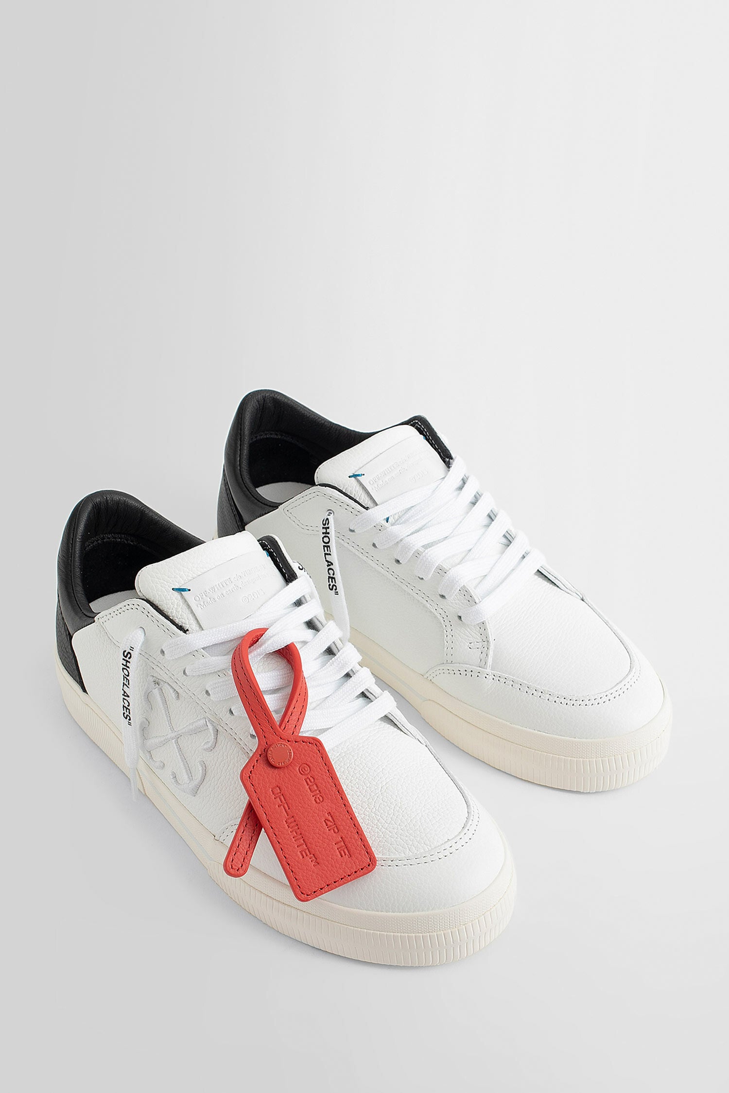 OFF-WHITE MAN WHITE SNEAKERS