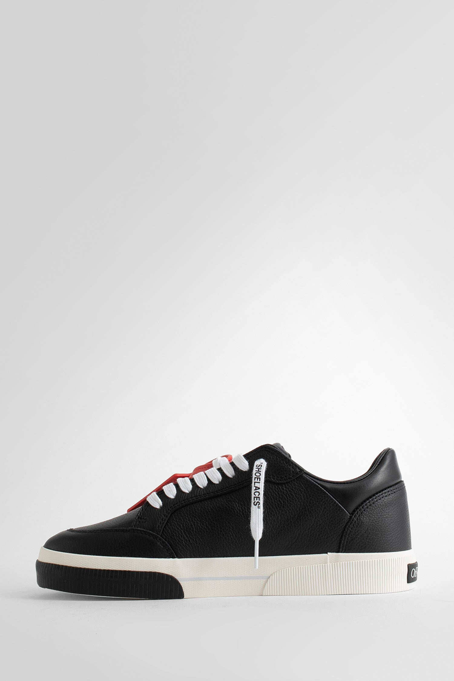 OFF-WHITE MAN BLACK SNEAKERS