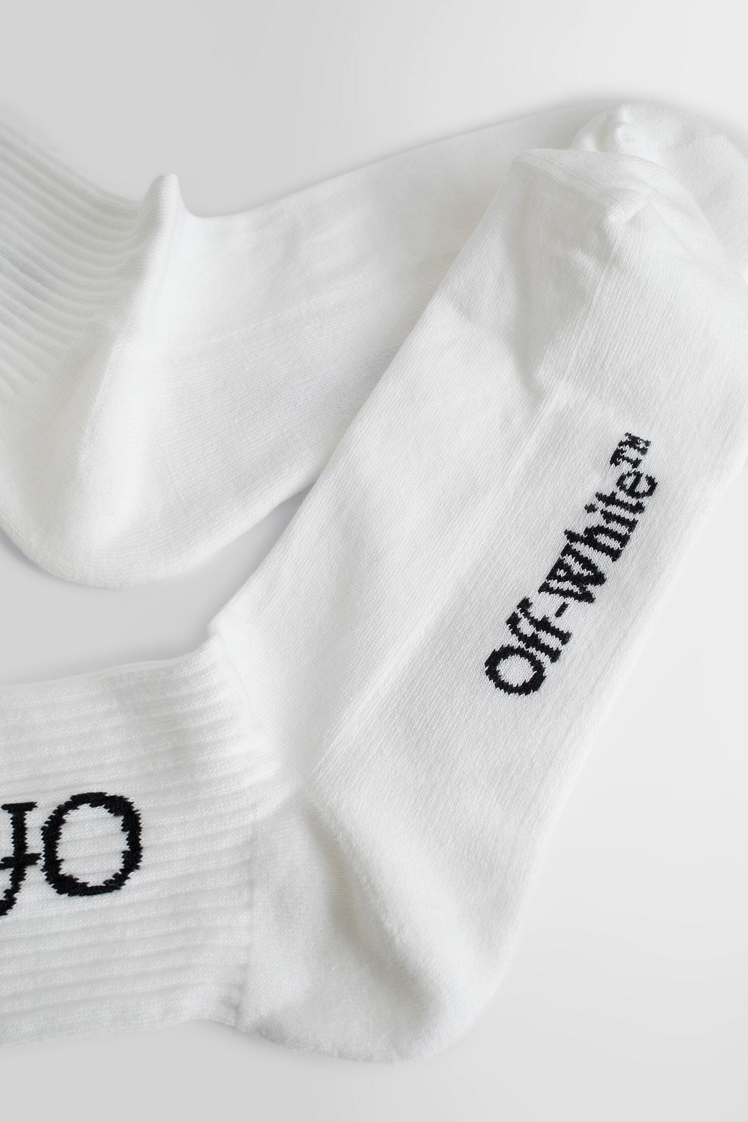 OFF-WHITE MAN BLACK&WHITE SOCKS