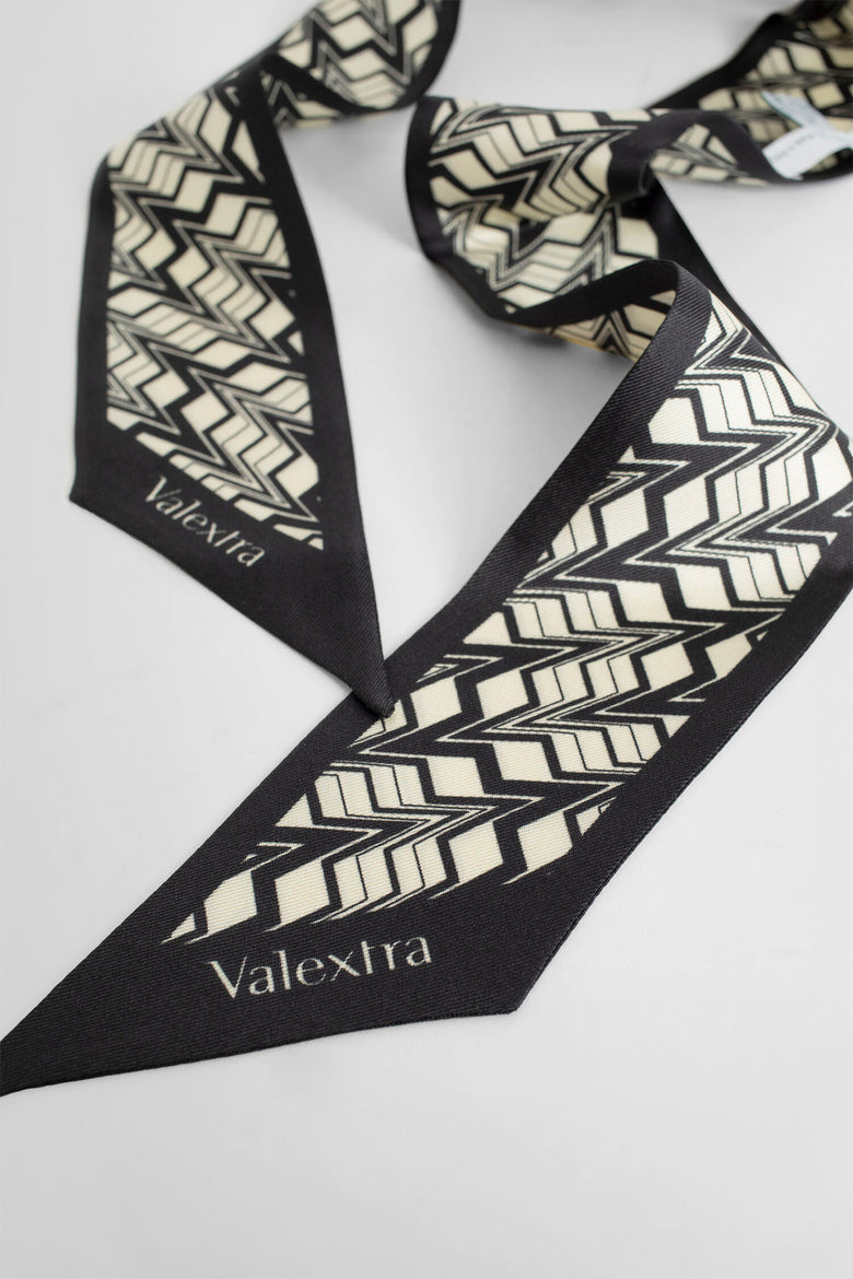 VALEXTRA WOMAN BLACK&WHITE SCARVES