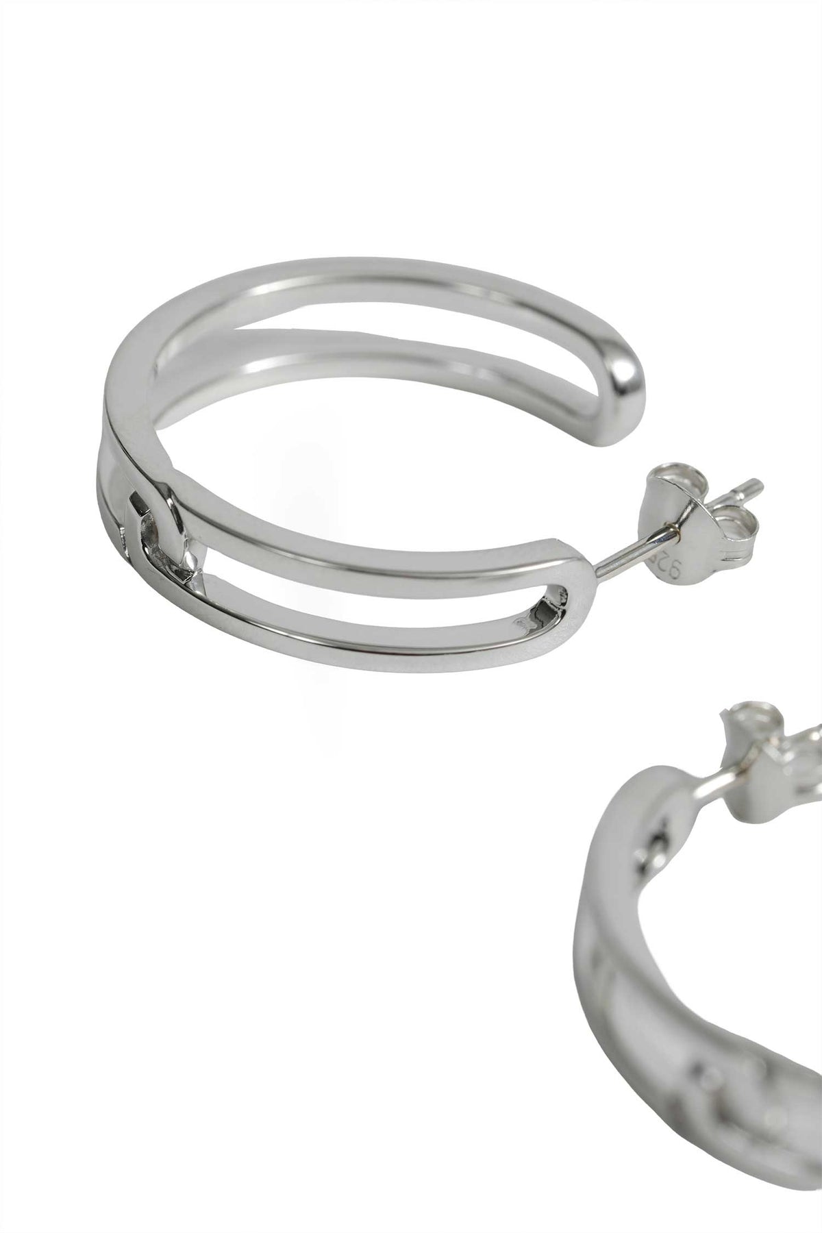 KINRADEN The Gasp Earrings Large woman