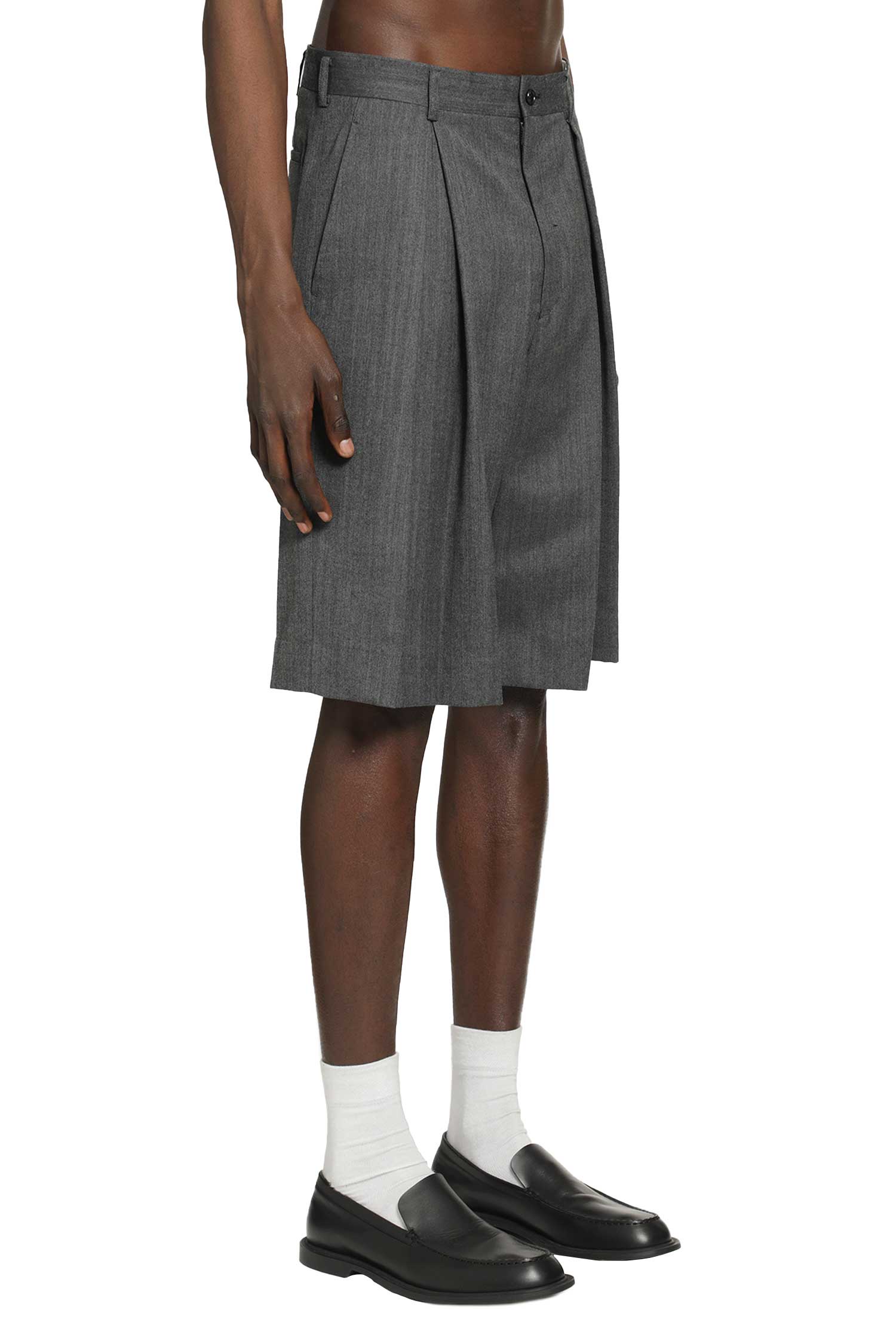 Tailored Shorts in Wool Herringbone